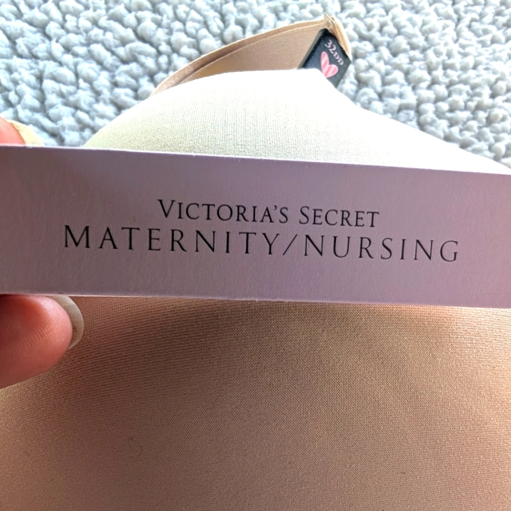 Victorias Secret Womens Maternity/Nursing Bra, Beige. 32DD New with Tags - Picture 2 of 7